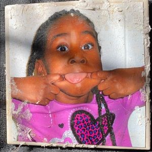 Meet your Posher, Antoinette